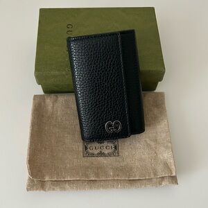 Gucci Black Pebbled Leather 6 Key Card Holder Holder